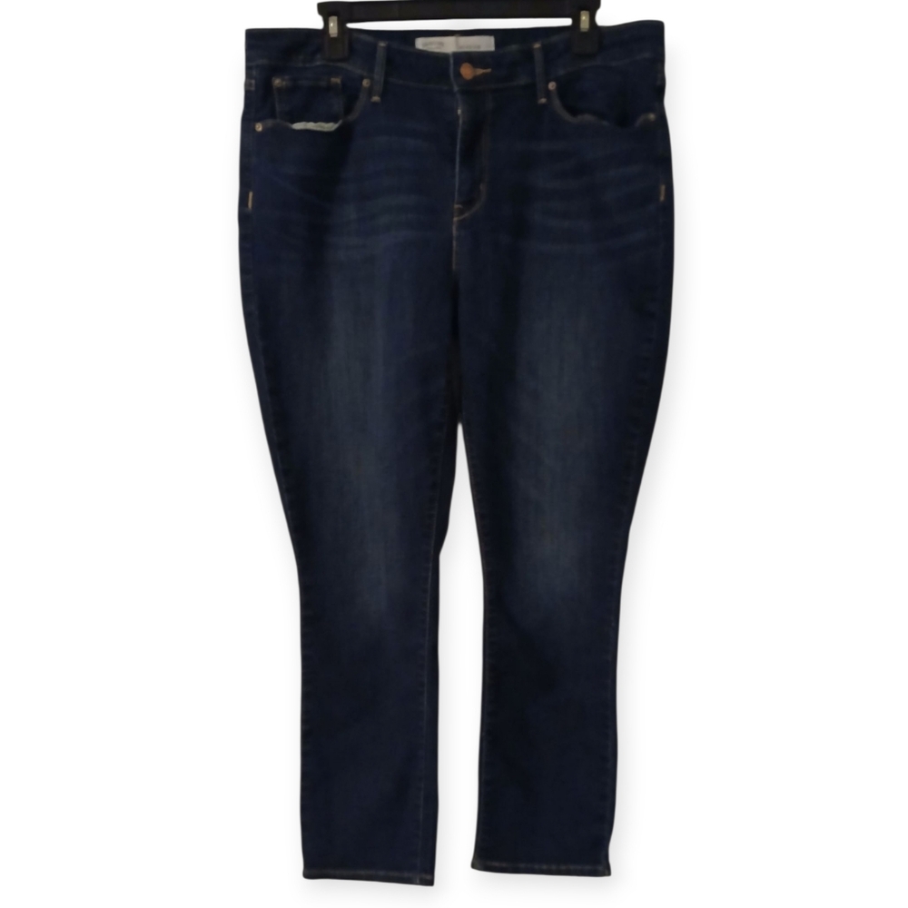 SIGNATURE LEVIS STRAUSS MID RISE SLIM WOMEN'S DARK BLUE JEAN. SIZE 16S -W33 L28